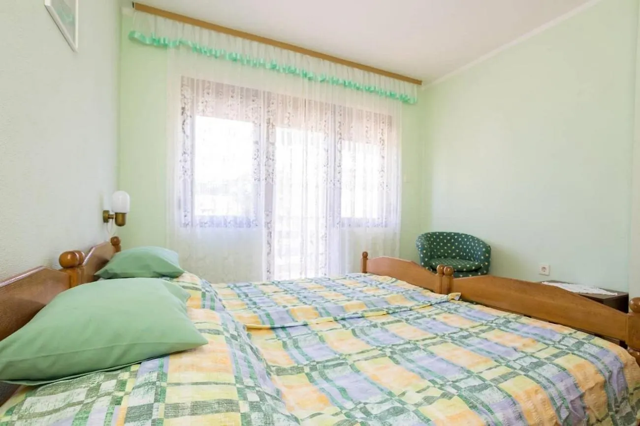 Apartments With A Parking Space Njivice, Krk - 21861 Croatia