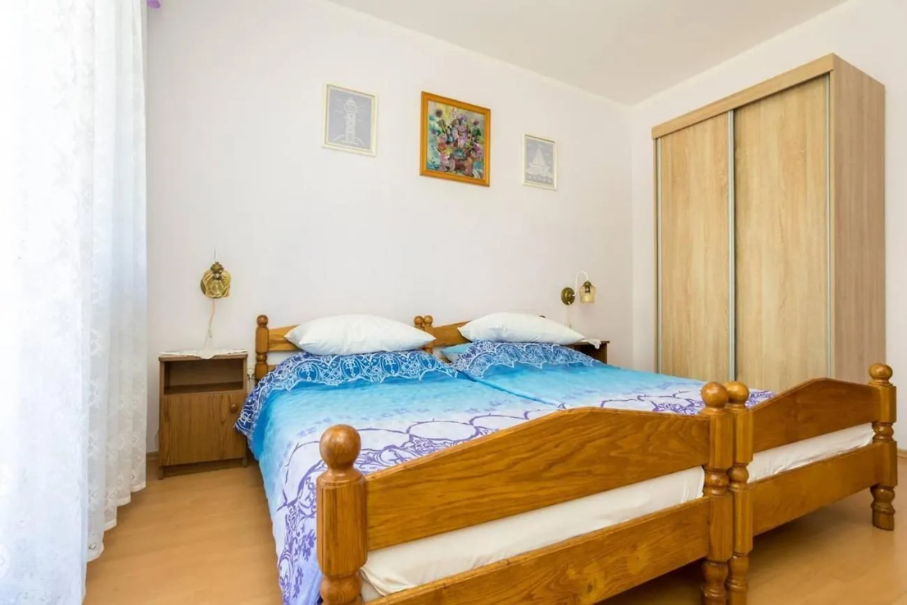 Apartments With A Parking Space Njivice, Krk - 21861 Croatia