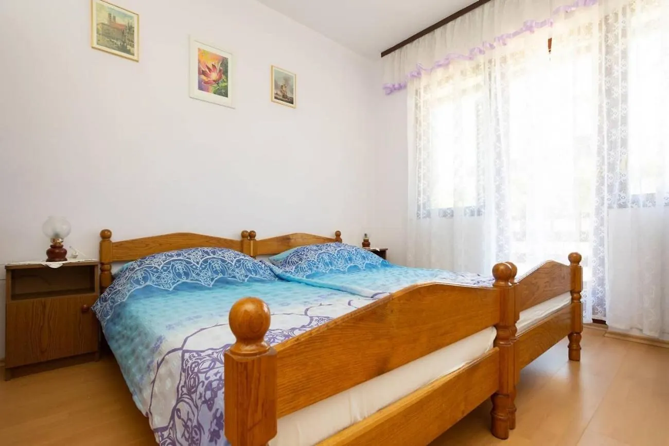 Apartments With A Parking Space Njivice, Krk - 21861 Chorvatsko