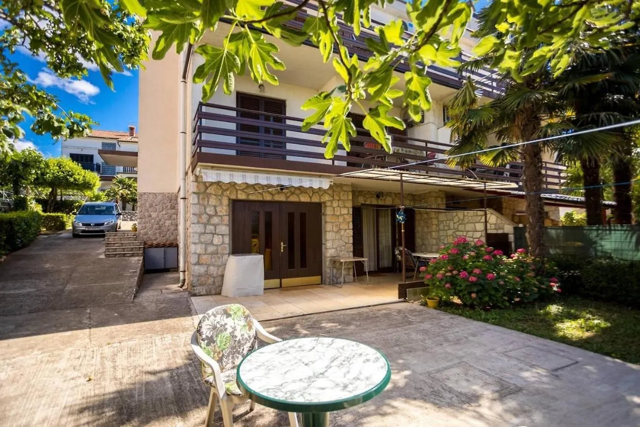 Apartments With A Parking Space Njivice, Krk - 21861 Chorvatsko